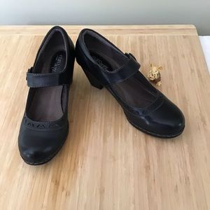 Euro soft 3 inch leather Mary Jane type shoe
